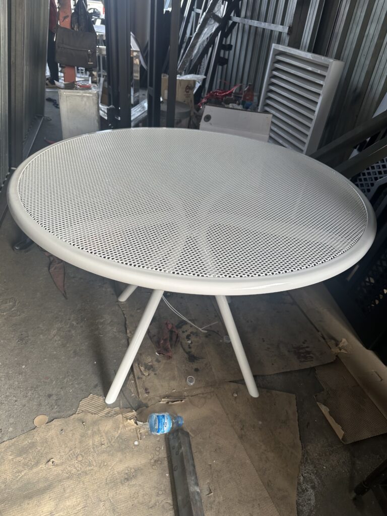 งานพ่นสีโต๊ะ