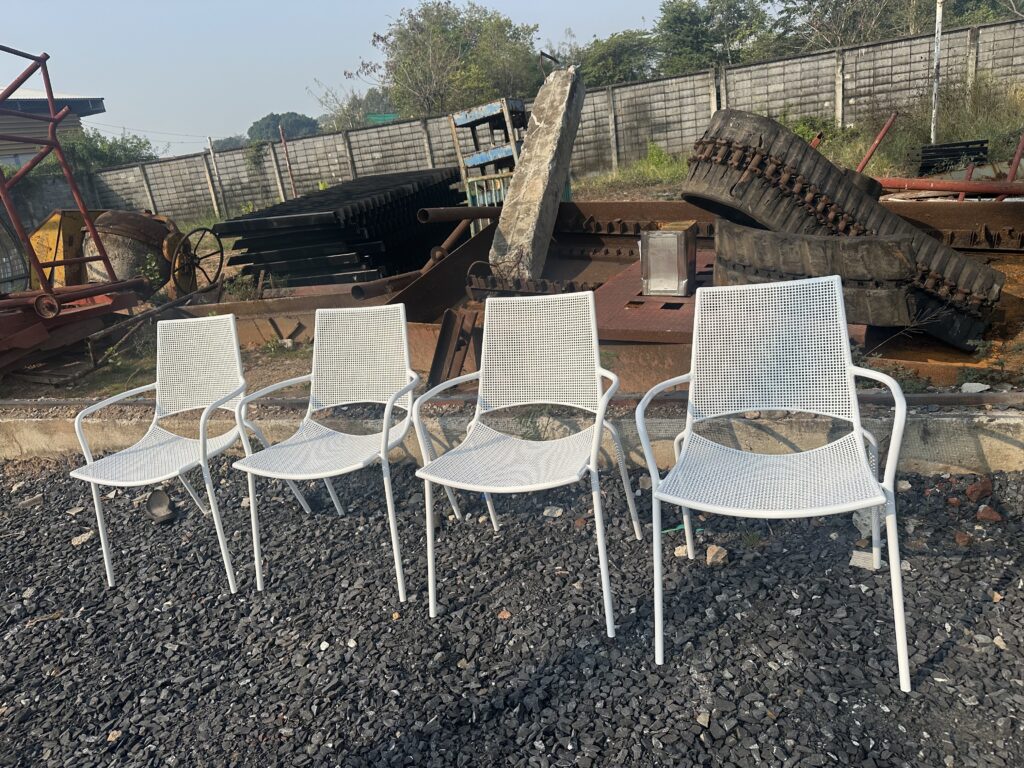 งานพ่นสีเก้าอี้