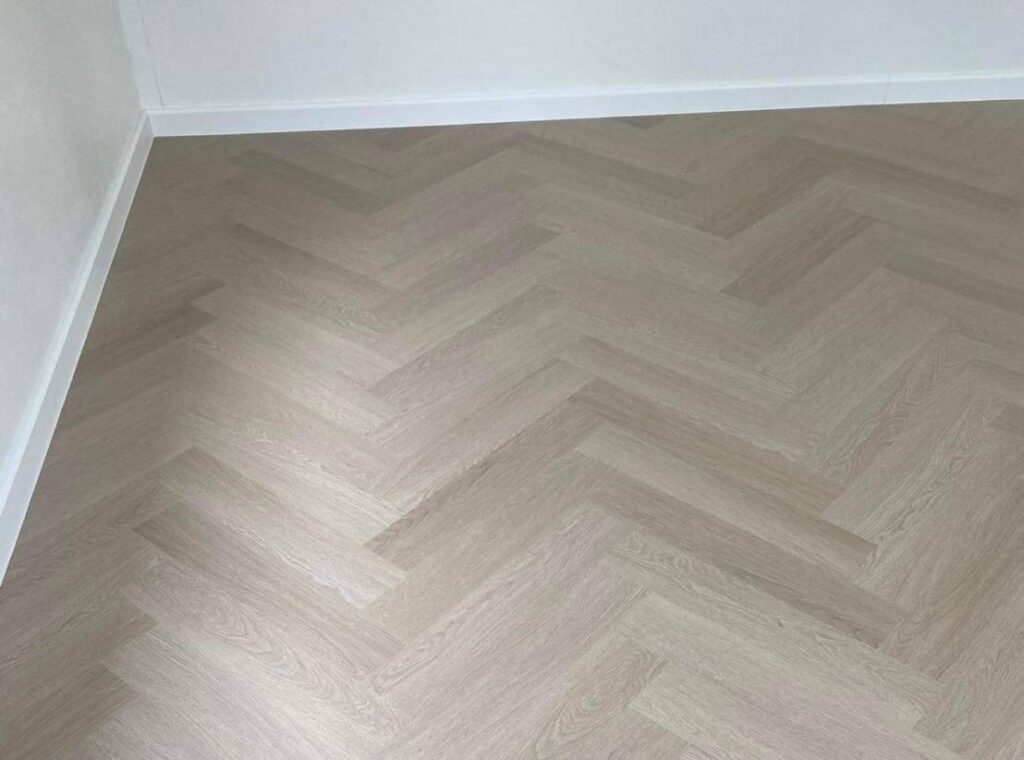 พื้น spc ลายก้างปลา