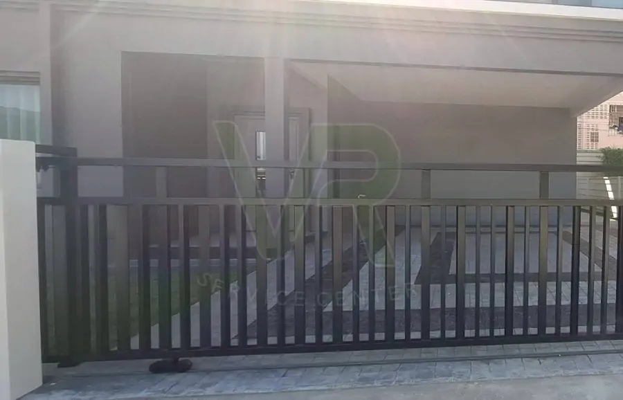 บานเลื่อนเดี่ยวแบบโปร่ง แบบที่ 4