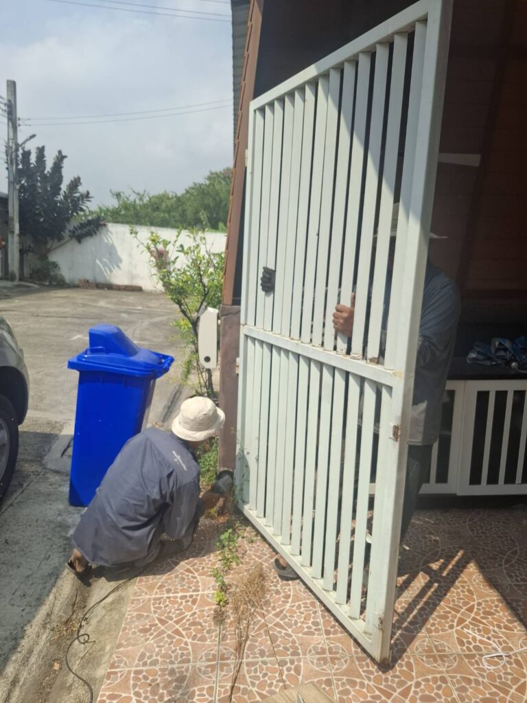 การติดตั้งประตูบานเฟี้ยม