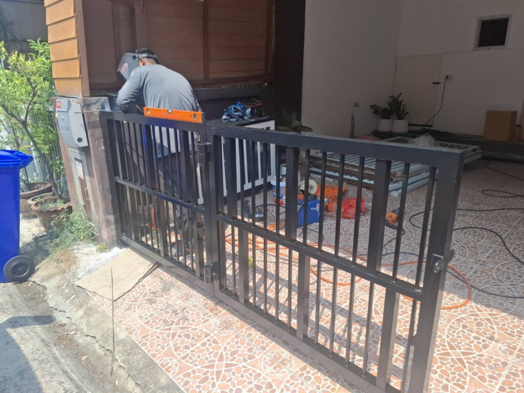 การติดตั้งประตูบานเฟี้ยม