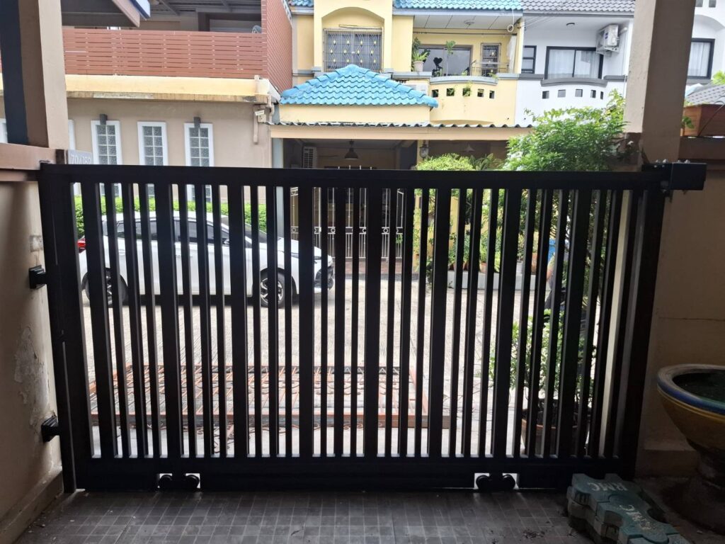 ประตูรั้ว ด้านใน